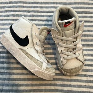 Toddler Nike sneakers
